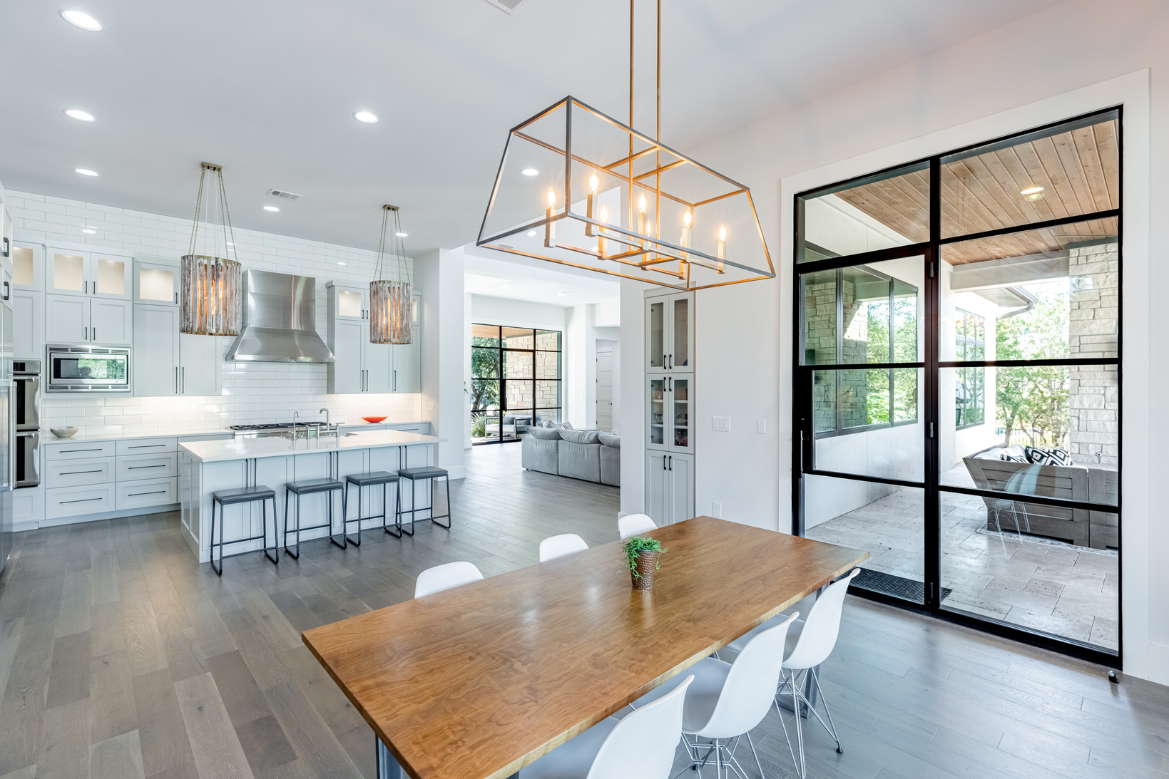 210 Lee Barton Drive, Unit 407